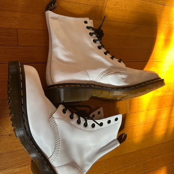 Unisex White Dr. Martens Lace-up 1460 Boots, Size 11 Women’s/10 Men, NWOB