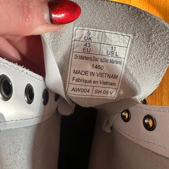 Unisex White Dr. Martens Lace-up 1460 Boots, Size 11 Women’s/10 Men, NWOB