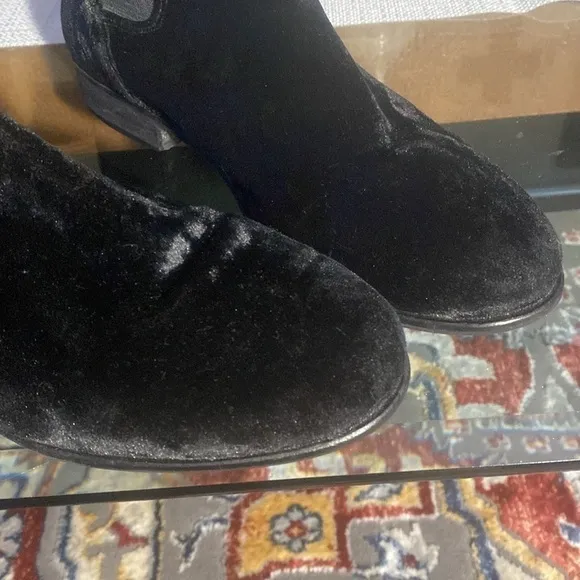 Urban Outfitters men velvet Chelsea ankle boots, UNISEX booties