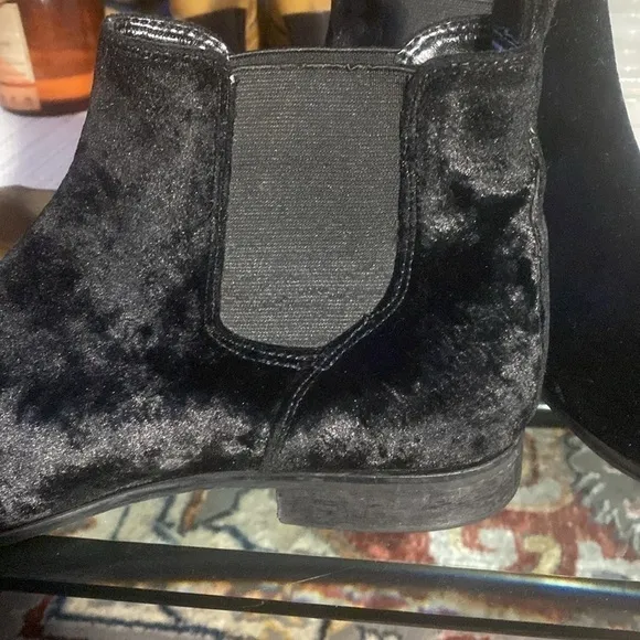 Urban Outfitters men velvet Chelsea ankle boots, UNISEX booties