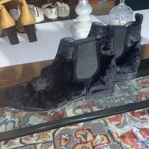 Urban Outfitters men velvet Chelsea ankle boots, UNISEX booties