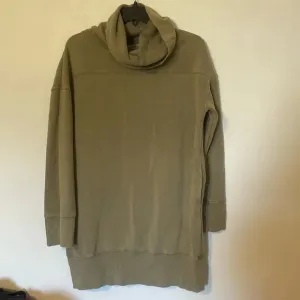 Urban outfitters oversized sweatshirt dress with pockets crow turtleneck