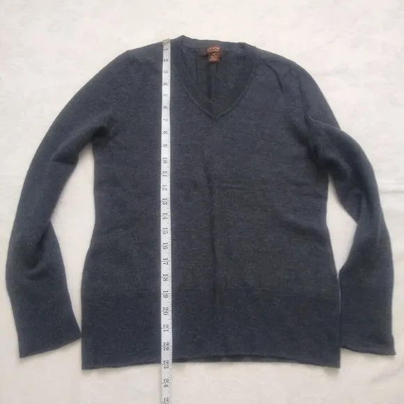 V- neck soft wool boyfriend sweater
