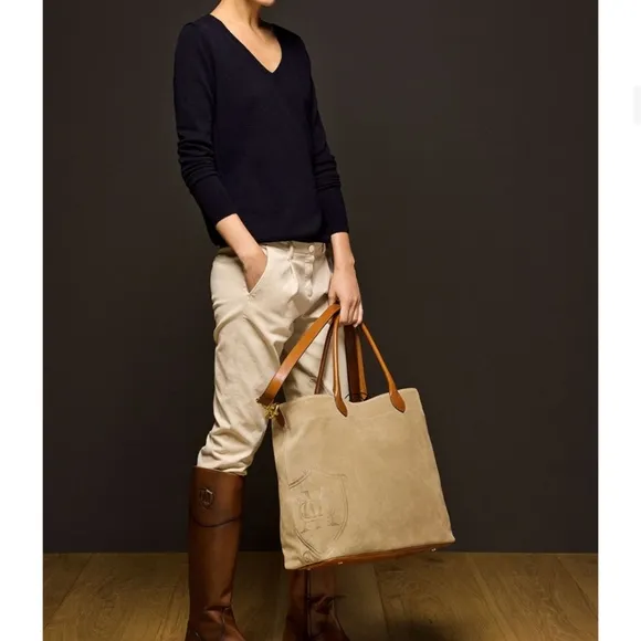 V- neck soft wool boyfriend sweater