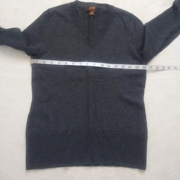 V- neck soft wool boyfriend sweater