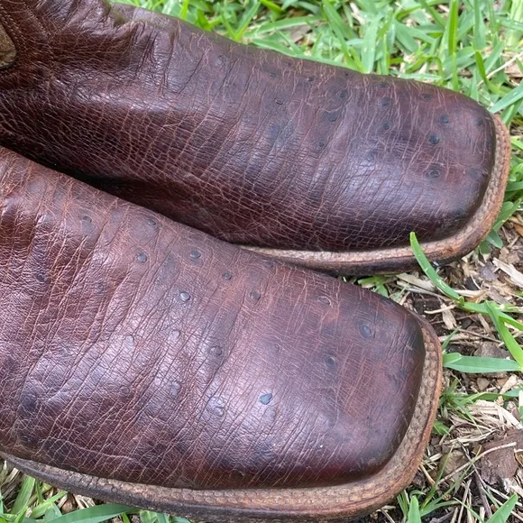 Vaccari ostrich quill pull on Western boots Men”s size 13D Square Toe Mid Calf