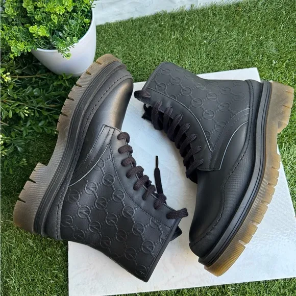 VALENTINO BY MARIO VALENTINO Ivana Lug Sole Combat Boot Women size 7 Brand New
