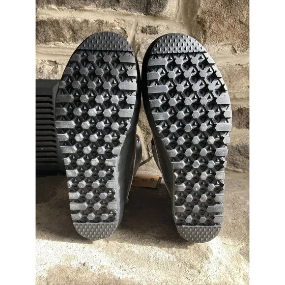 Vans Standard Mid Snow MTE Grey/Black Winter Waterproof Boots Men Size 11 New