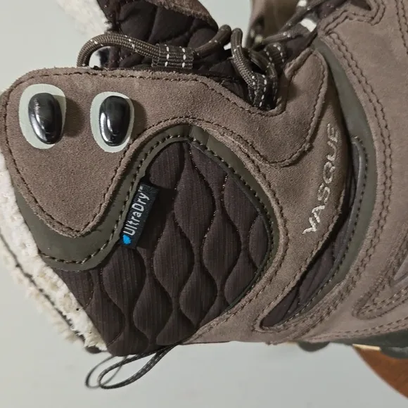 VASQUE WOMEN'S POW WOW II ULTRA DRY WINTER SNOW HIKING BOOT SIZE 6.5
