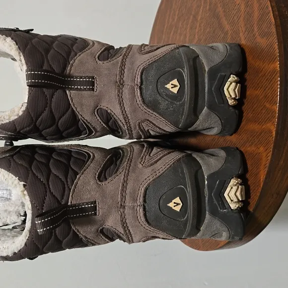 VASQUE WOMEN'S POW WOW II ULTRA DRY WINTER SNOW HIKING BOOT SIZE 6.5