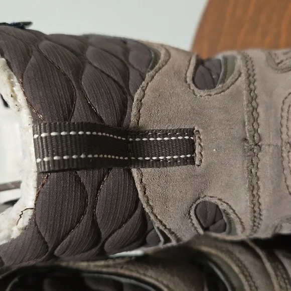 VASQUE WOMEN'S POW WOW II ULTRA DRY WINTER SNOW HIKING BOOT SIZE 6.5
