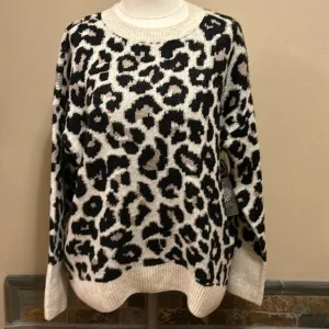 VINCE  CAMUTO Crew Neck PulloverLeopard Print Long Sleeve Sweater Women’s Medium
