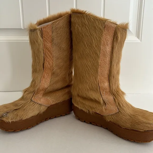 Vintage 70’s La Mondiale Camel Tan‎ Goat Fur Made In Italy Wookie Boots Women 6