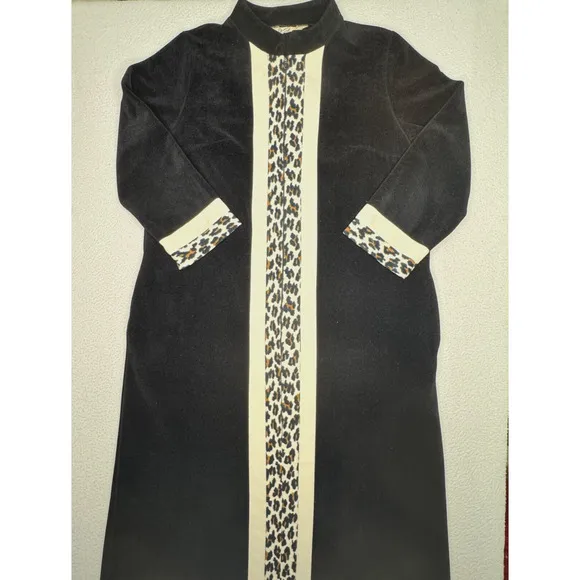 Vintage 70s Vanity Fair Robe Womens Size 14 Housecoat Dressing Gown Leopard Zip