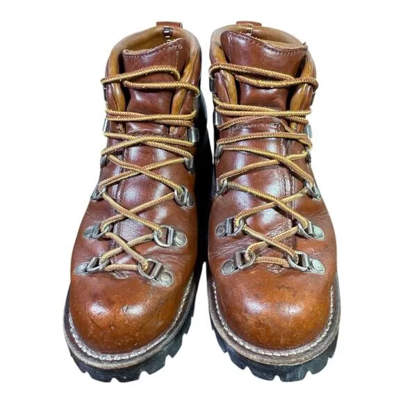Vintage Danner Mountaineering Boot USA Women size 6 A narrow