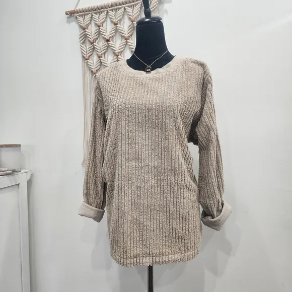Vintage [DENIM &amp; CO] unisex-  size Large long  sleeve, boxy  ribbed tan sweater!