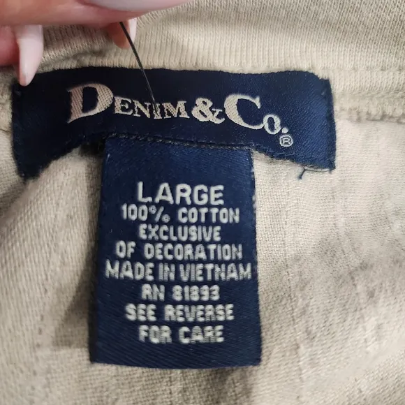 Vintage [DENIM &amp; CO] unisex-  size Large long  sleeve, boxy  ribbed tan sweater!