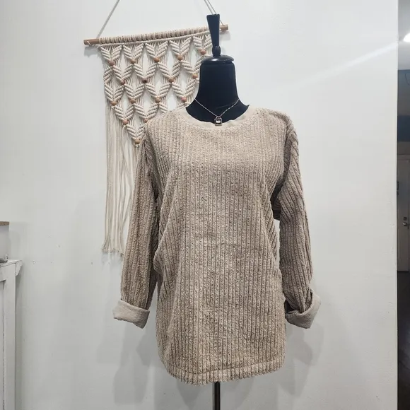 Vintage [DENIM &amp; CO] unisex-  size Large long  sleeve, boxy  ribbed tan sweater!