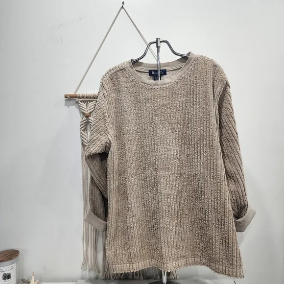 Vintage [DENIM &amp; CO] unisex-  size Large long  sleeve, boxy  ribbed tan sweater!