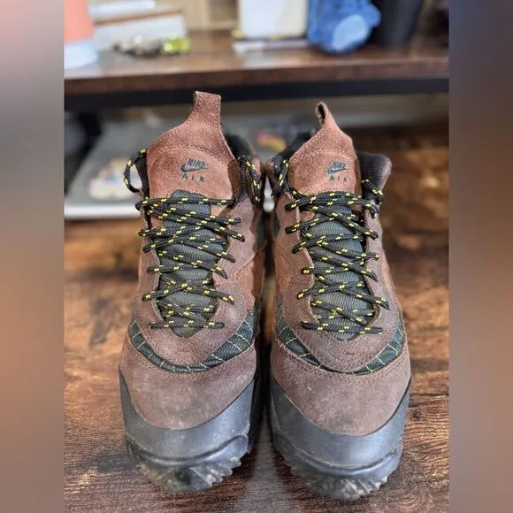Vintage ish Nike acg caldera hiking boots size 9