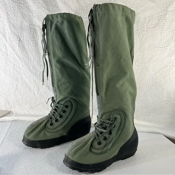 Vintage USAF N1B Mukluks Extreme Cold Weather Boots Made In USA Green Size Small