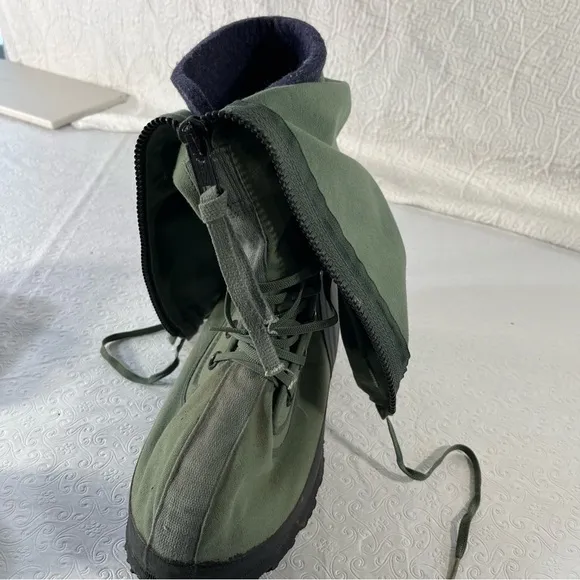 Vintage USAF N1B Mukluks Extreme Cold Weather Boots Made In USA Green Size Small