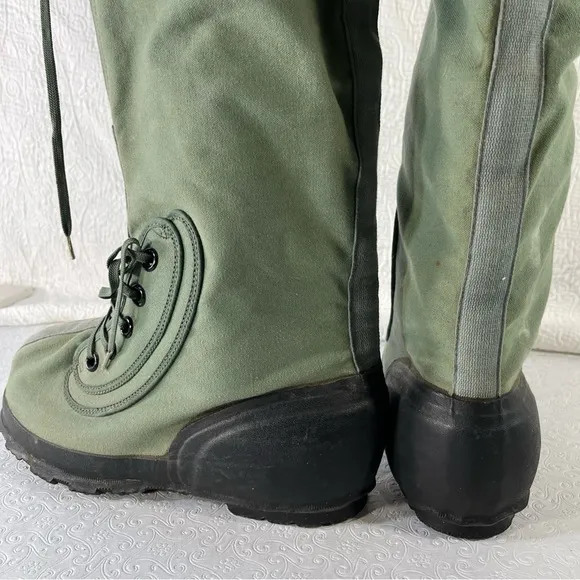 Vintage USAF N1B Mukluks Extreme Cold Weather Boots Made In USA Green Size Small