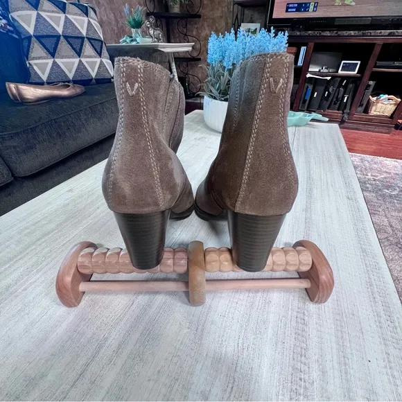 Vionic Madeline Ankle Boots Booties Suede Leather Tassel Taupe Women’s 9.5