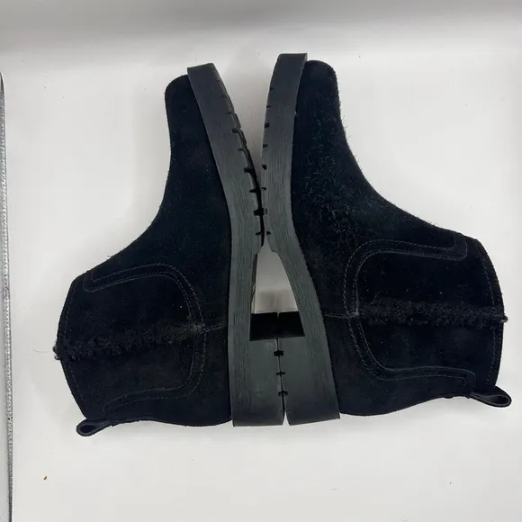 vionicVionic Black suede ankle boots 5M NIB