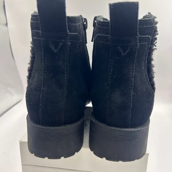 vionicVionic Black suede ankle boots 5M NIB