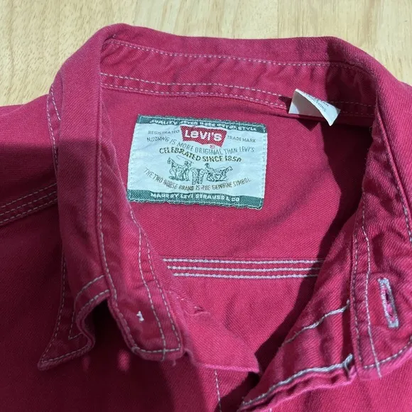 VTG Levi's Red Tab Men Red Denim Cotton Button Pocket Long Sleeve Shirt Sz‎ L