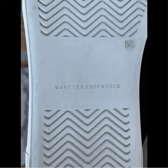 WANT Les Essentiels velvet sneakers sz 6