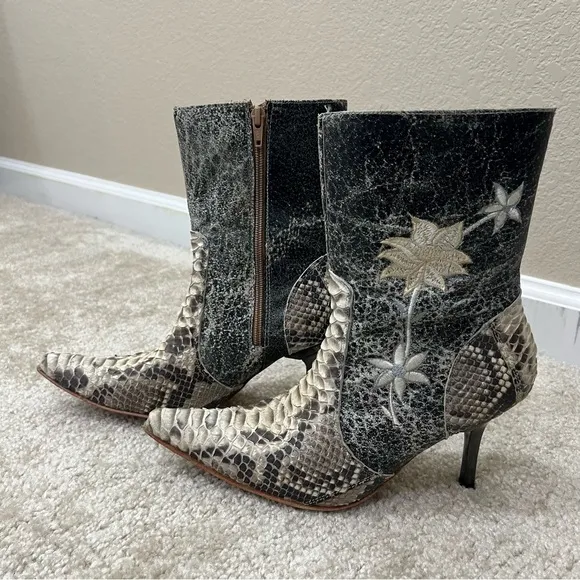 White Diamonds Boots High Heel Heeled Western Cowgirl Women Size 6 Belt Included