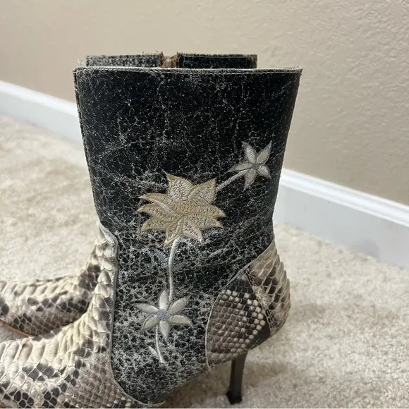 White Diamonds Boots High Heel Heeled Western Cowgirl Women Size 6 Belt Included