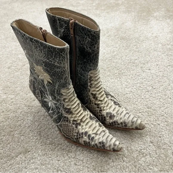 White Diamonds Boots High Heel Heeled Western Cowgirl Women Size 6 Belt Included