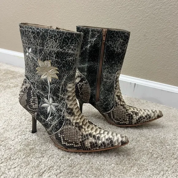 White Diamonds Boots High Heel Heeled Western Cowgirl Women Size 6 Belt Included