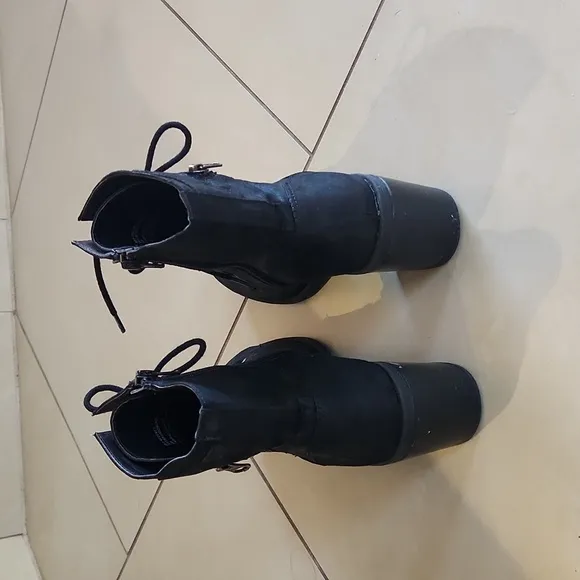 White Mountain Dorian Black Combat Boots. Sz 9