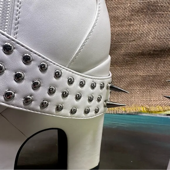 White Platform Cowboy Boots with Studded Strap size 8 NWT