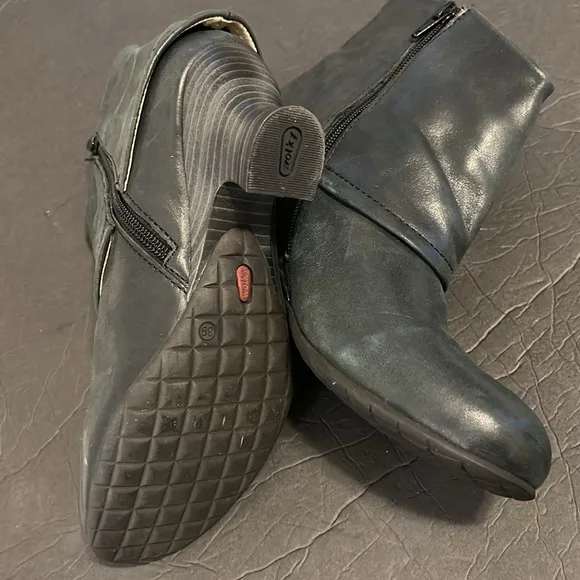 WOLKY  ANKLE BOOTS SIZE  EXCELLENT CONDITION