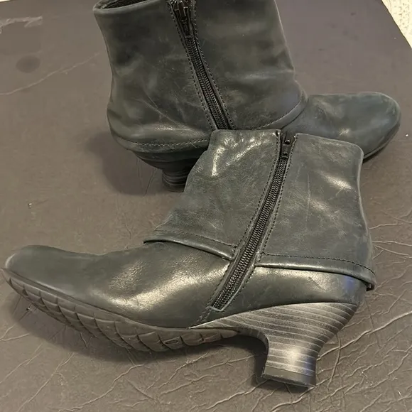 WOLKY  ANKLE BOOTS SIZE  EXCELLENT CONDITION