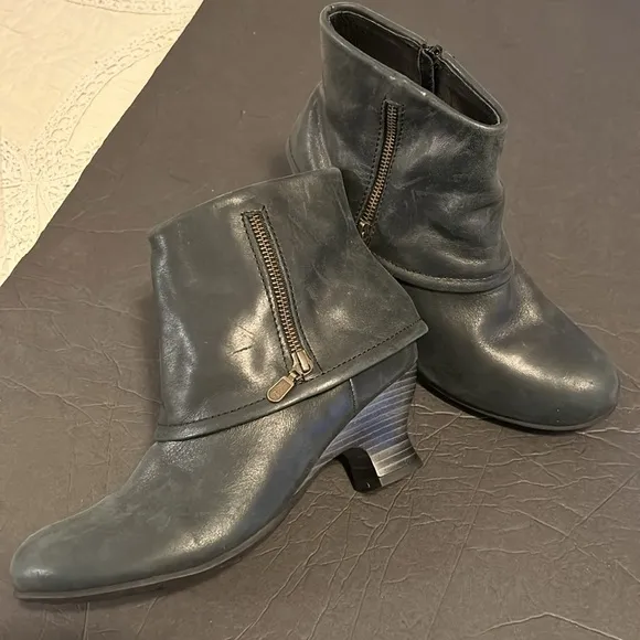 WOLKY  ANKLE BOOTS SIZE  EXCELLENT CONDITION