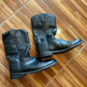 Women Black Justin Cowboy boots 6.5