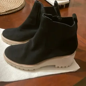 Women leather Dolce vita boots size 7