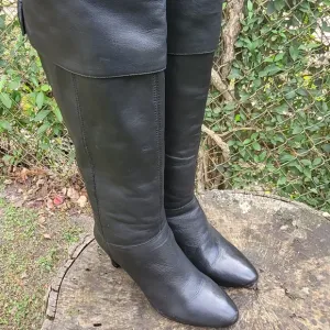 Women Vintage Leather Black Tall Riding Boots By Bandolino Size 7M/ Women Design