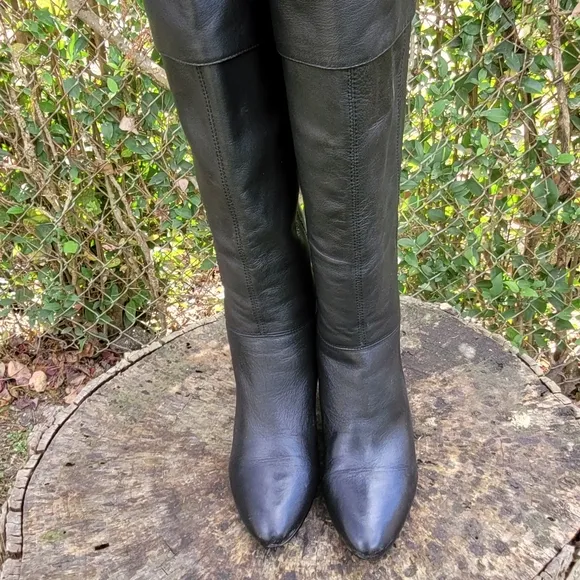 Women Vintage Leather Black Tall Riding Boots By Bandolino Size 7M/ Women Design