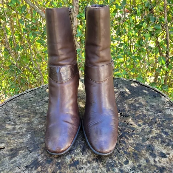 Women Vintage Leather Brown Ankle Boots By Etienne Aigner Size 7M/Women Designer
