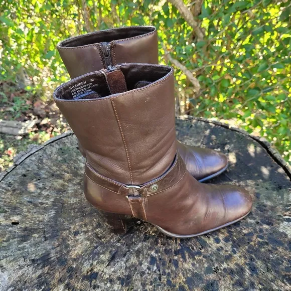 Women Vintage Leather Brown Ankle Boots By Etienne Aigner Size 7M/Women Designer