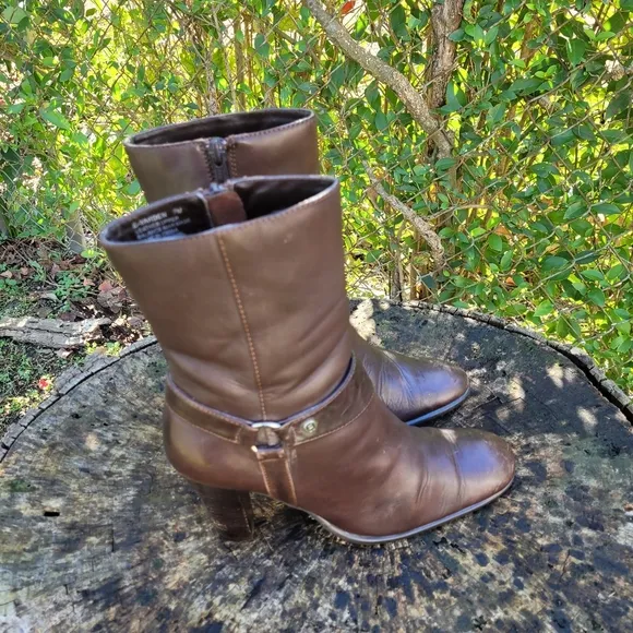 Women Vintage Leather Brown Ankle Boots By Etienne Aigner Size 7M/Women Designer