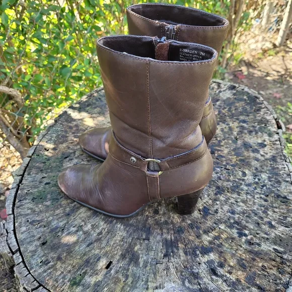 Women Vintage Leather Brown Ankle Boots By Etienne Aigner Size 7M/Women Designer