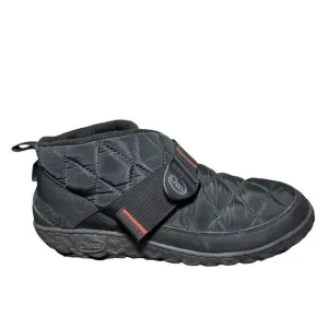 Women’s Chaco winter boots size 11 black